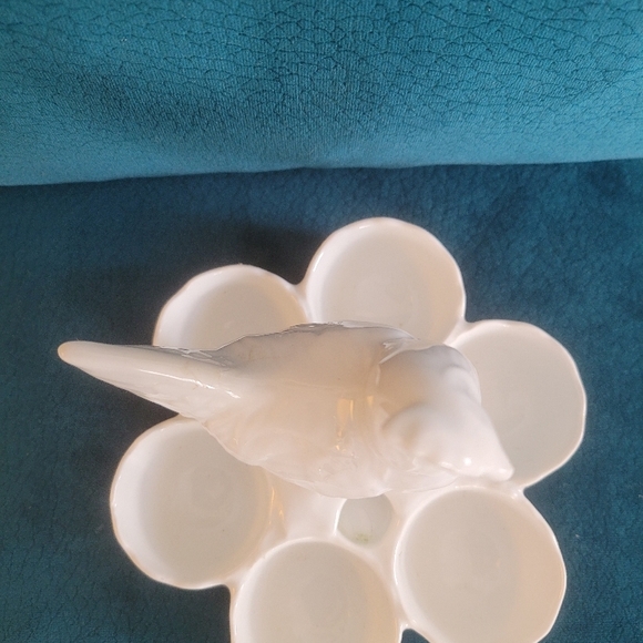 White Ceramic Chicken Egg Holder - Picture 15 of 15